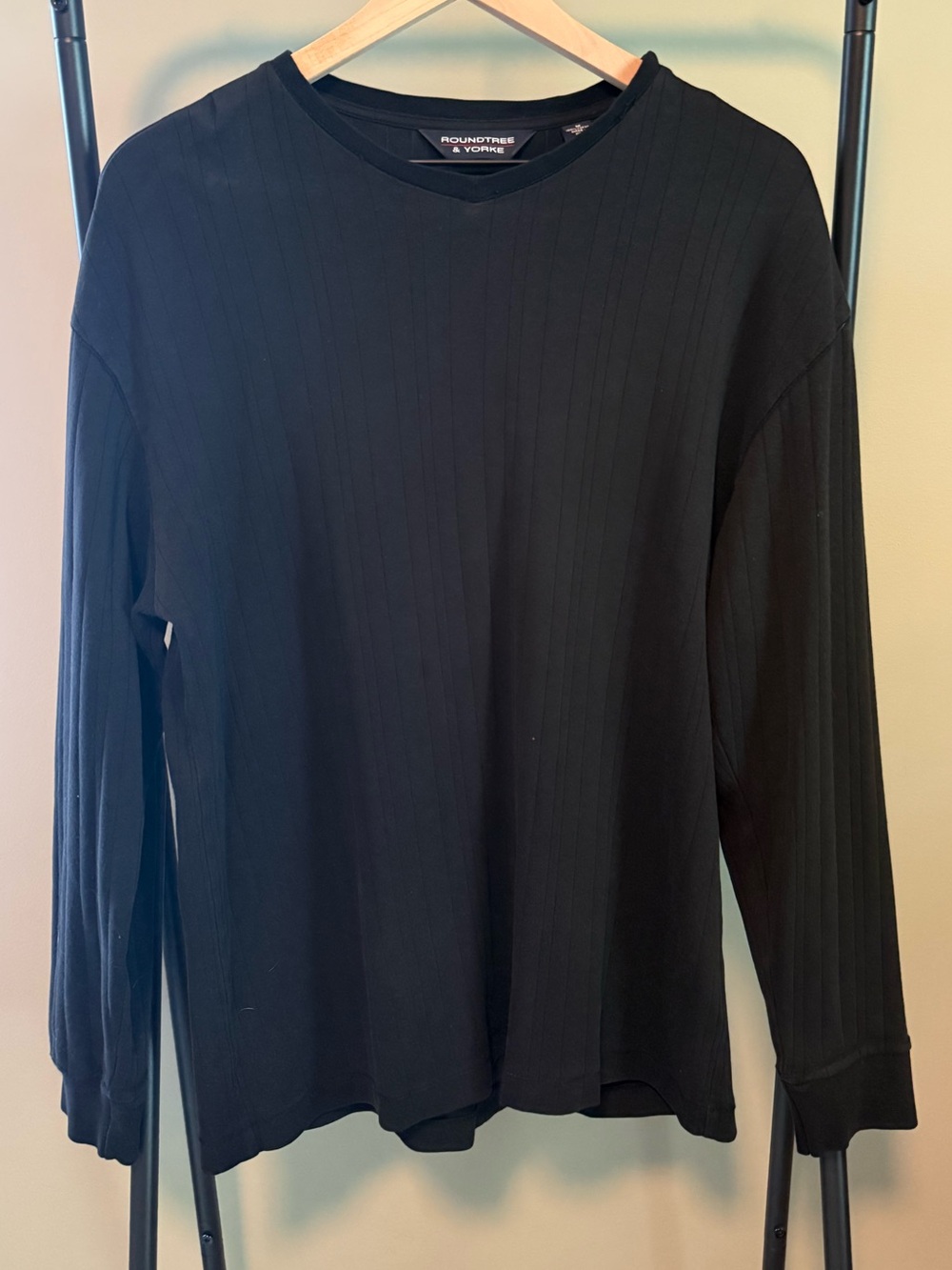 Roundtree & Yorke Black Ribbed Long-Sleeve Sweater | M